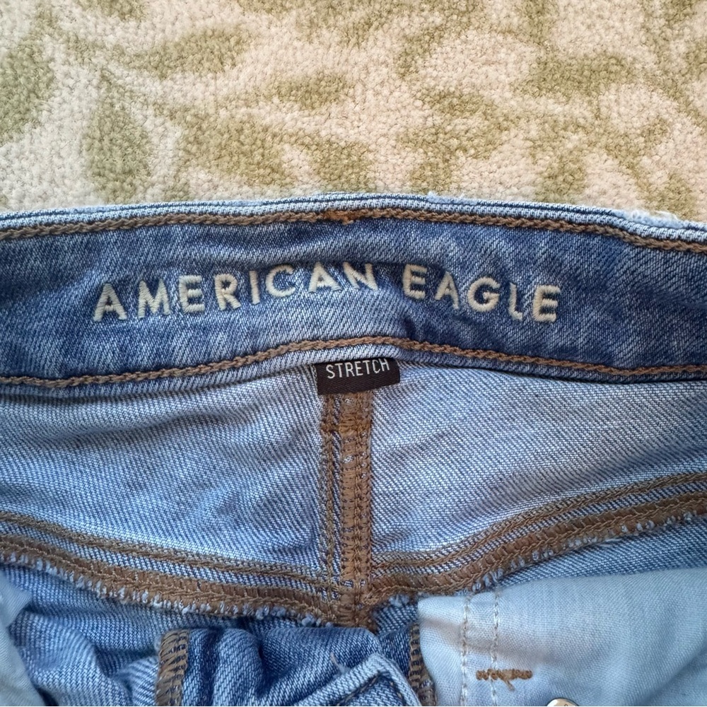 American Eagle Mom Short Jean Shorts Medium Wash Size 0 - Picture 2 of 6